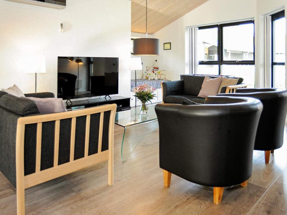 8 Person Holiday Home In Ansager Exterior foto